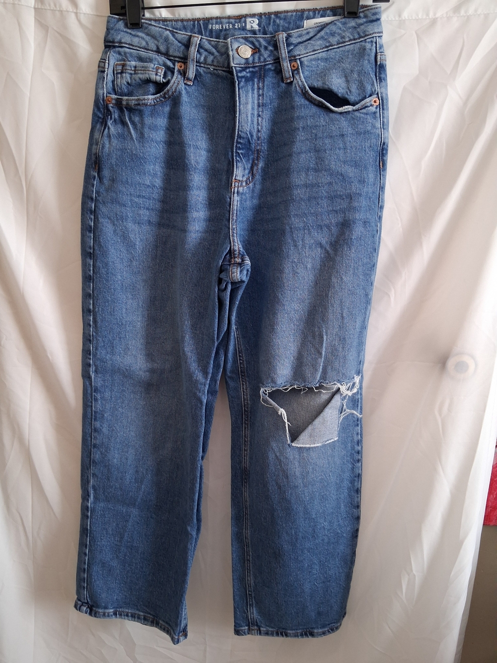 Forever 21 Women’s Medium Blue Relaxed Distressed Jeans